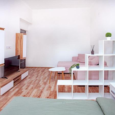 Elegance Apartments Прага Екстериор снимка