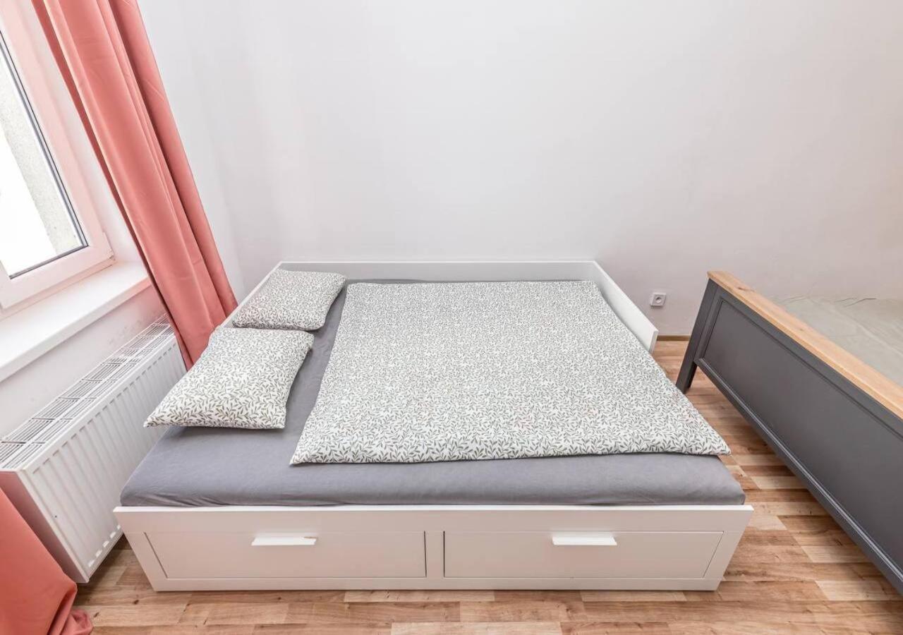Elegance Apartments Прага Екстериор снимка